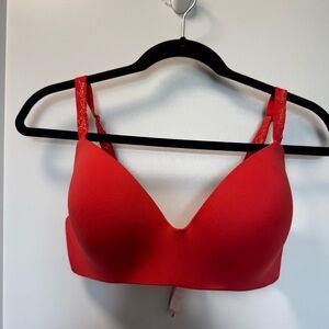 Victorias Secret T-Shirt Lightly Lined Wireless Bra Cherry Red Smooth‎ 36D